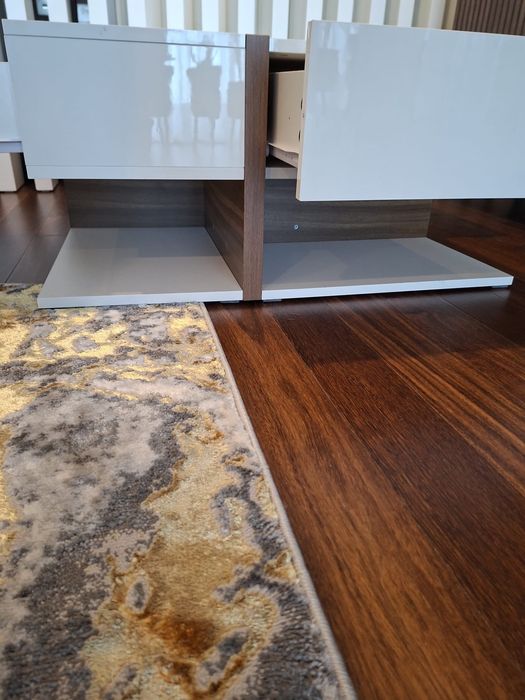 Mesa  quadrada de sala