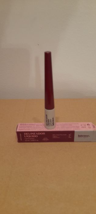 Delineador líquido preto