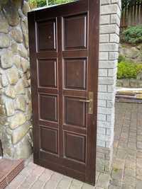 Drzwi zewnętrzne pełne drewniane dwie sztuki