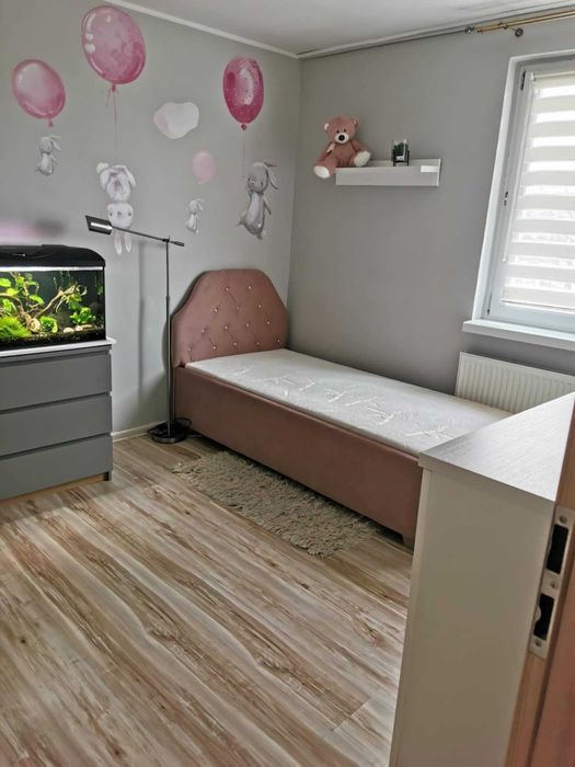 Łóżko tapicerowane dla dziewczynki