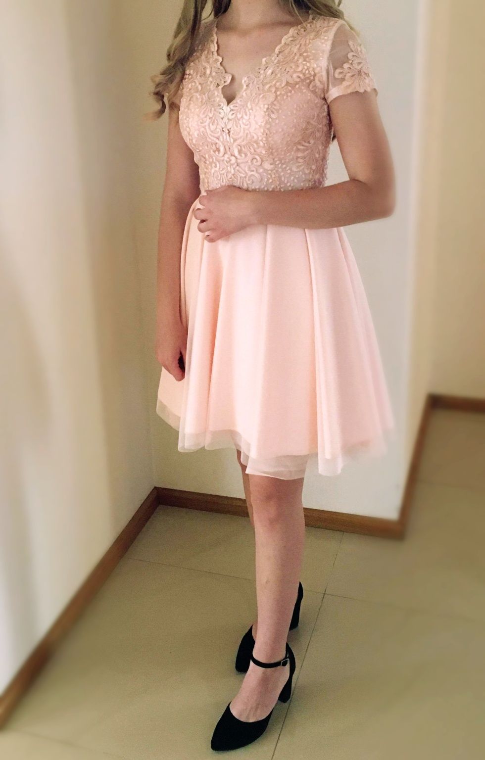 Sukienka różowa łososiowa rozkloszowana koronkowa Xs-S