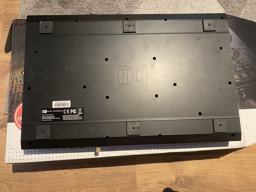 Konsola DJ Traktor Kontrol S4 MK1 – dobra cena!