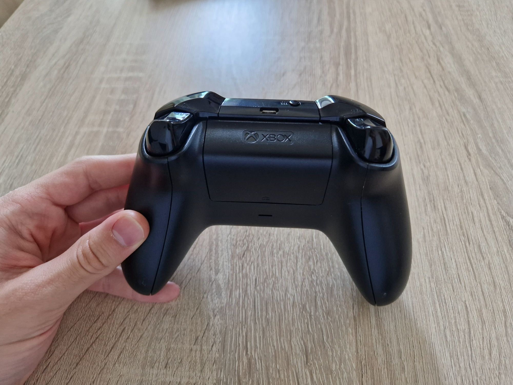 Xbox one x + kinect + pad + 2 gry just dance