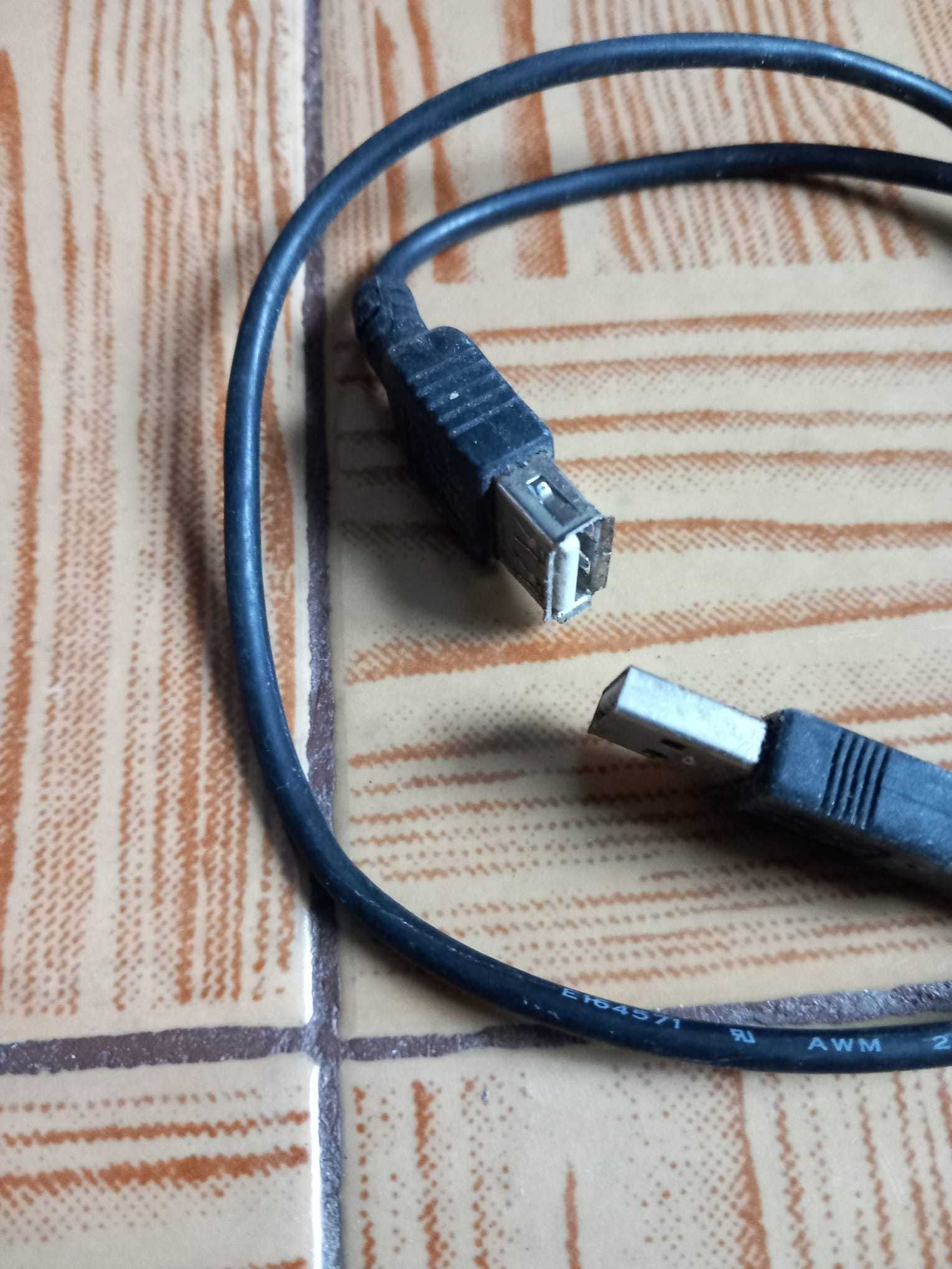 Cabo/Adaptador USB a USB