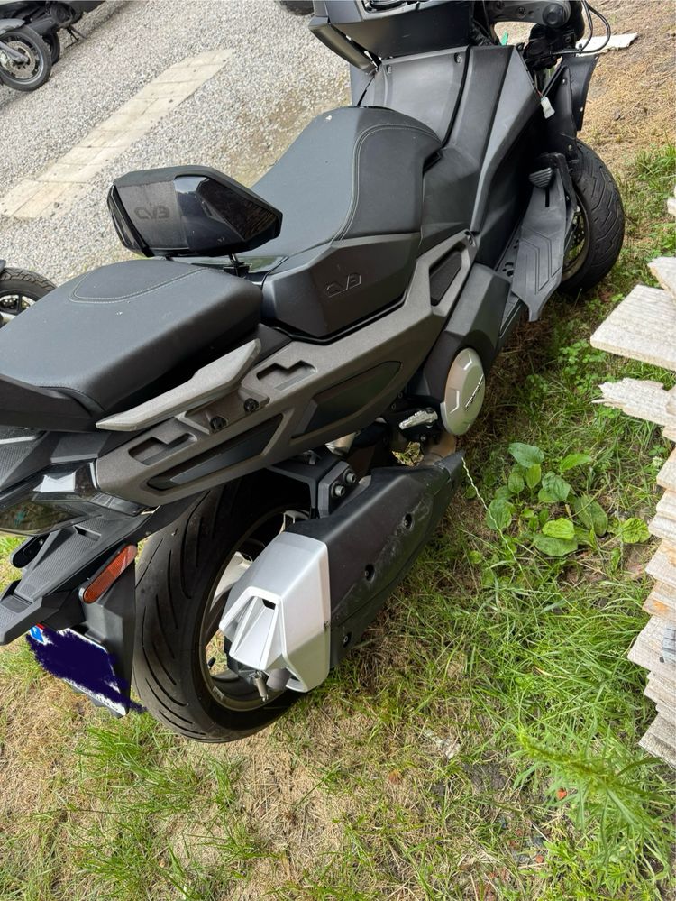 Kymco CV3 550 powypadkowy faktura transport