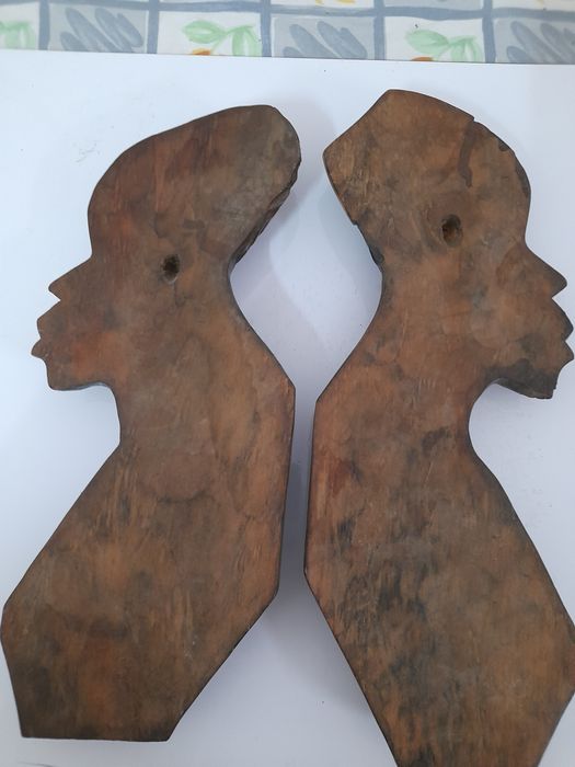 Par de máscaras africanas