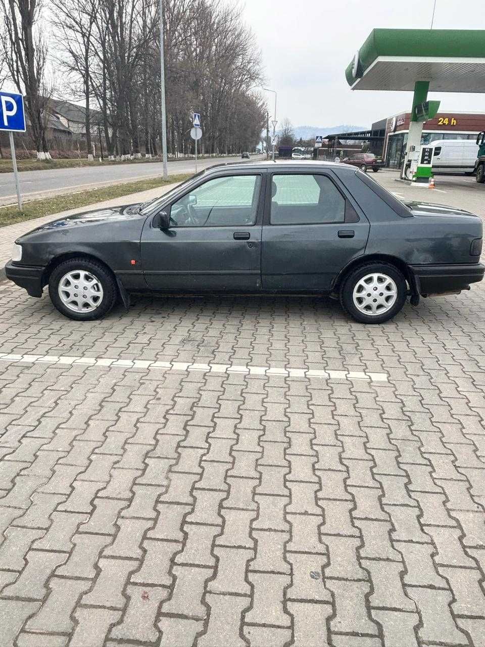 Ford Sierra 1992 р. 2.0 седан