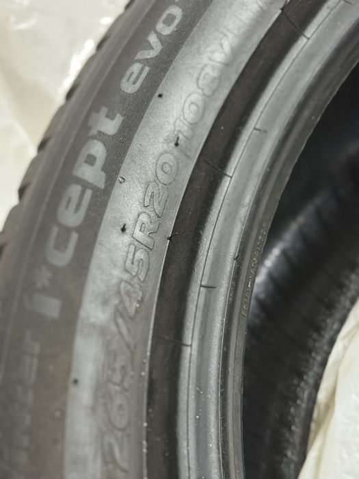 Зимові шини Hankook Winter I*Cept Evo3 X W330A 265/45 R20 108V