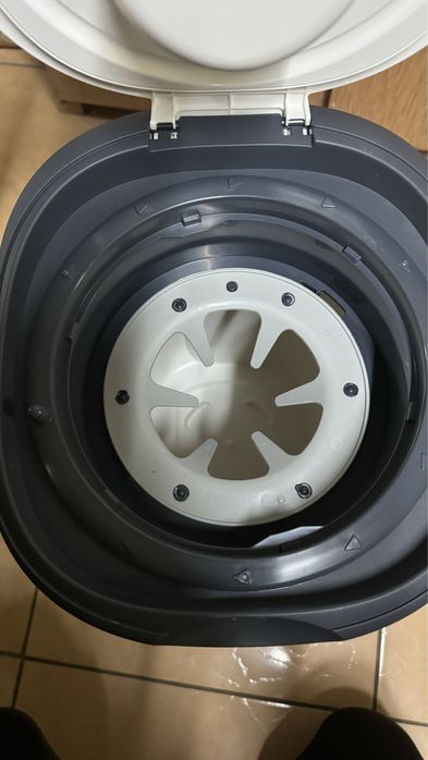 Kosz na pieluchy Tommee Tippee Twist biały