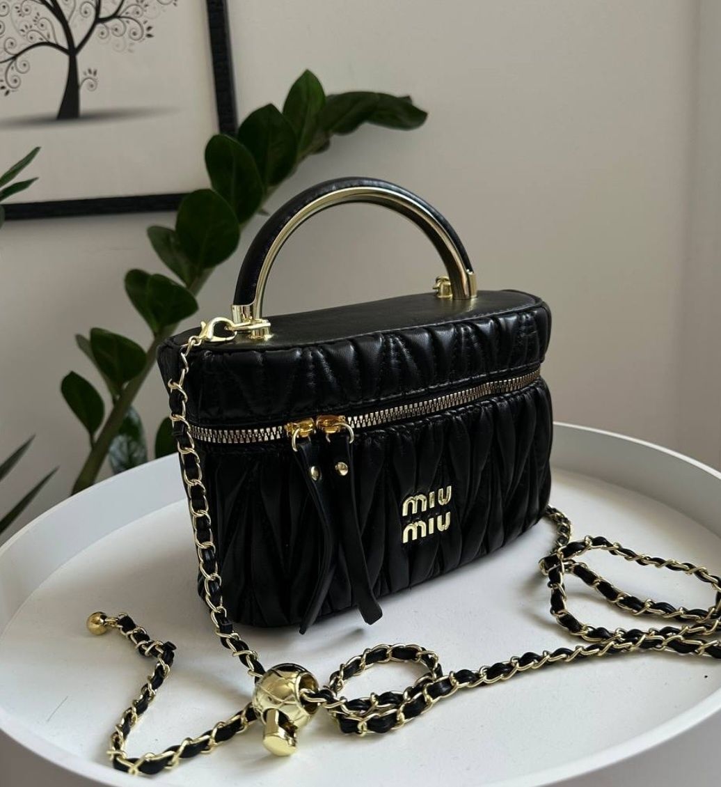 Шикарна новинка, сумочка Miu miu кросс боді