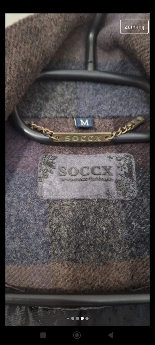 Jesienny wełniany płaszcz marki soccx