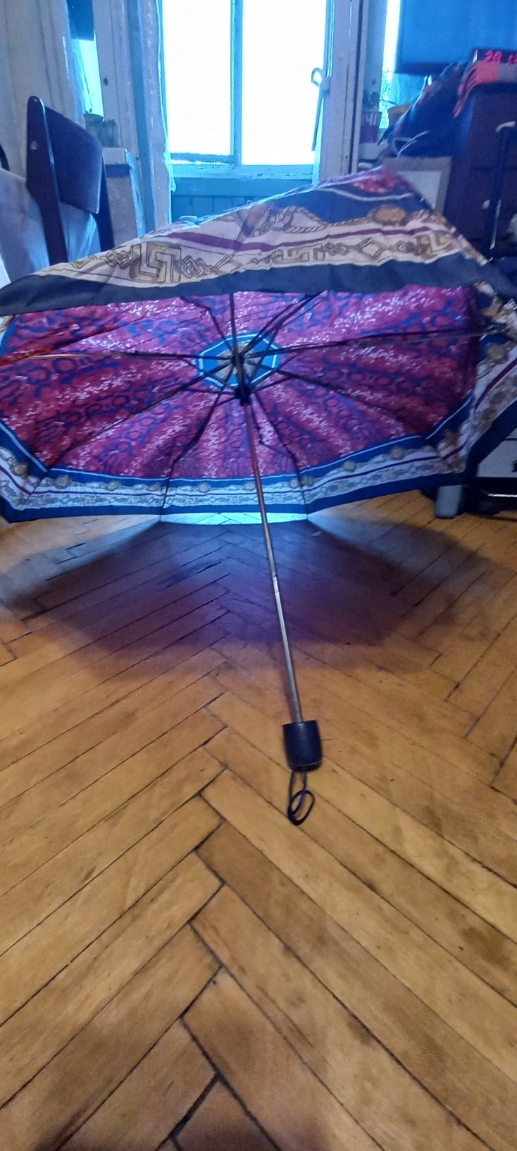 Зонтик на запчасти.Механический,складной