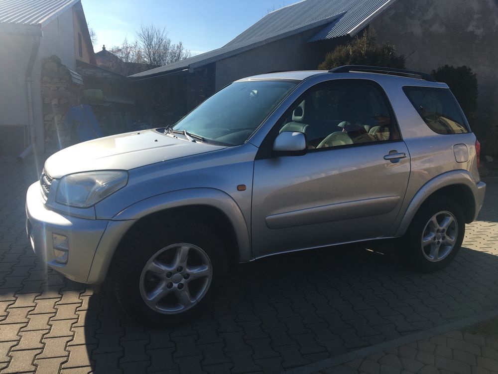 Toyota RAV4 II 2001