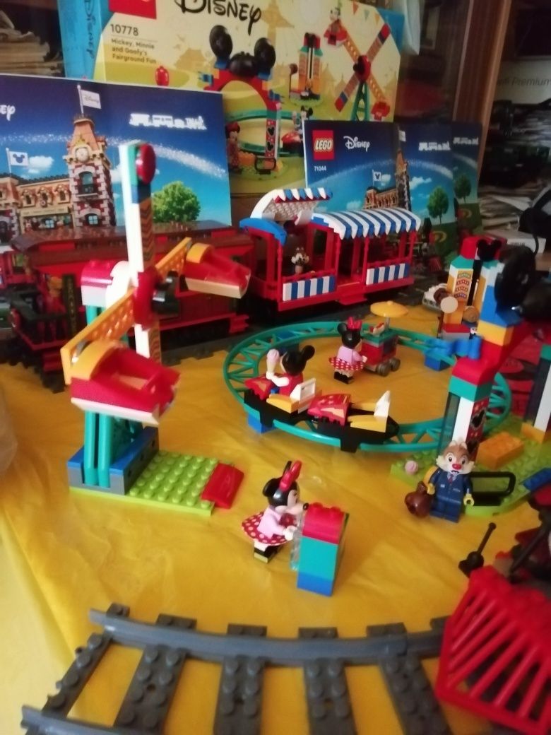 Lego  Disney pociąg 71044 (bez dworca) plus Wesołe miasteczko Disney o