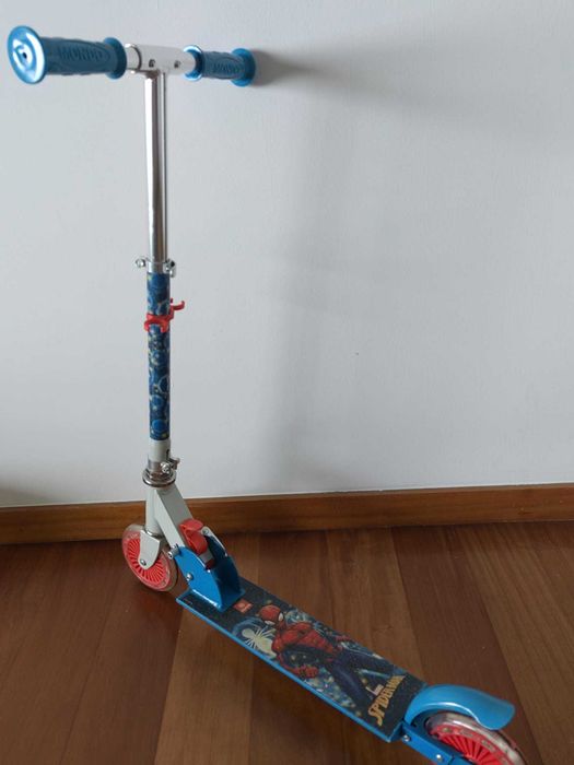 Trotinete (homem aranha)