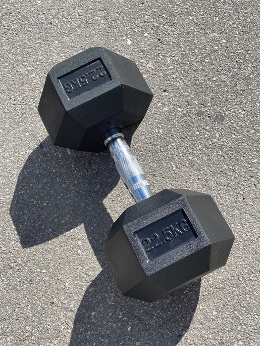 Гантеля 25 кг гексагональна в гумі