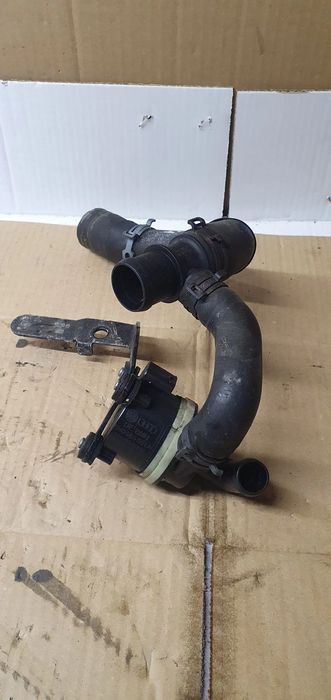 Dodatkowa pompka obiegu wody elektrozawór VW Passat B7 1.6 TDI 5N0965561A