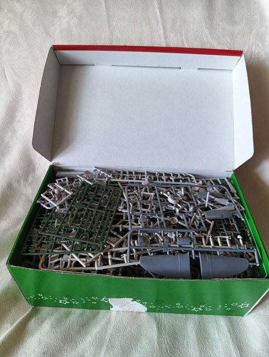 Продам литники от пластиковых моделей авиация,бт,флот