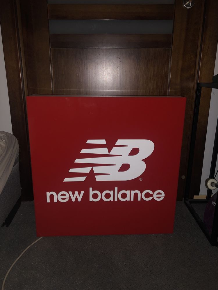 Customowy świecący znak newbalance