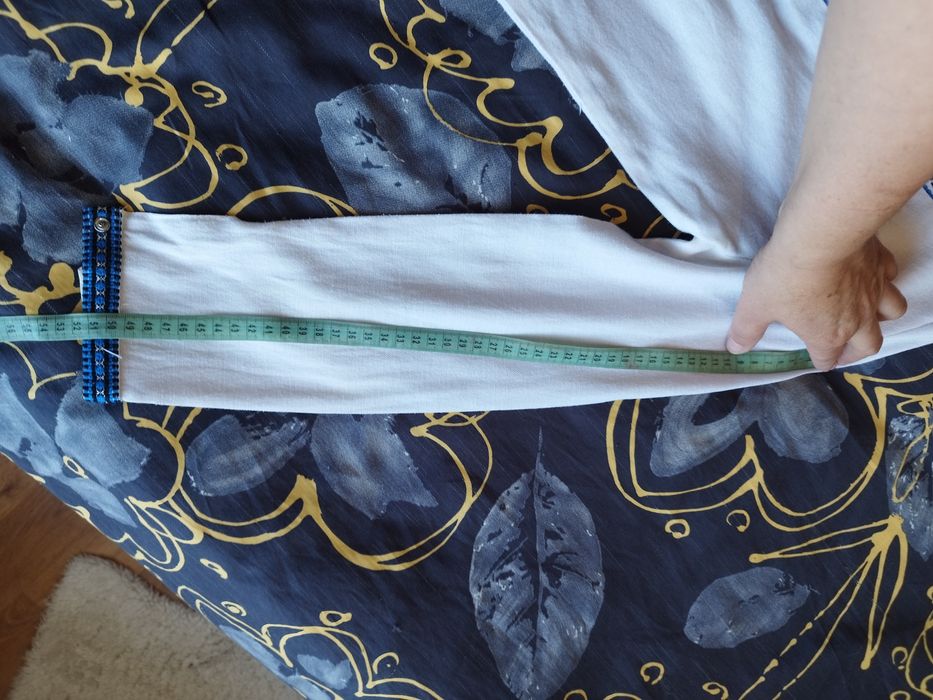 Продам вишиванку розмір 140