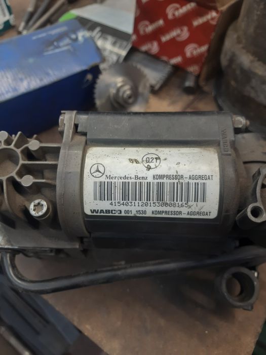Компрессор пневмопідвіски мерседес