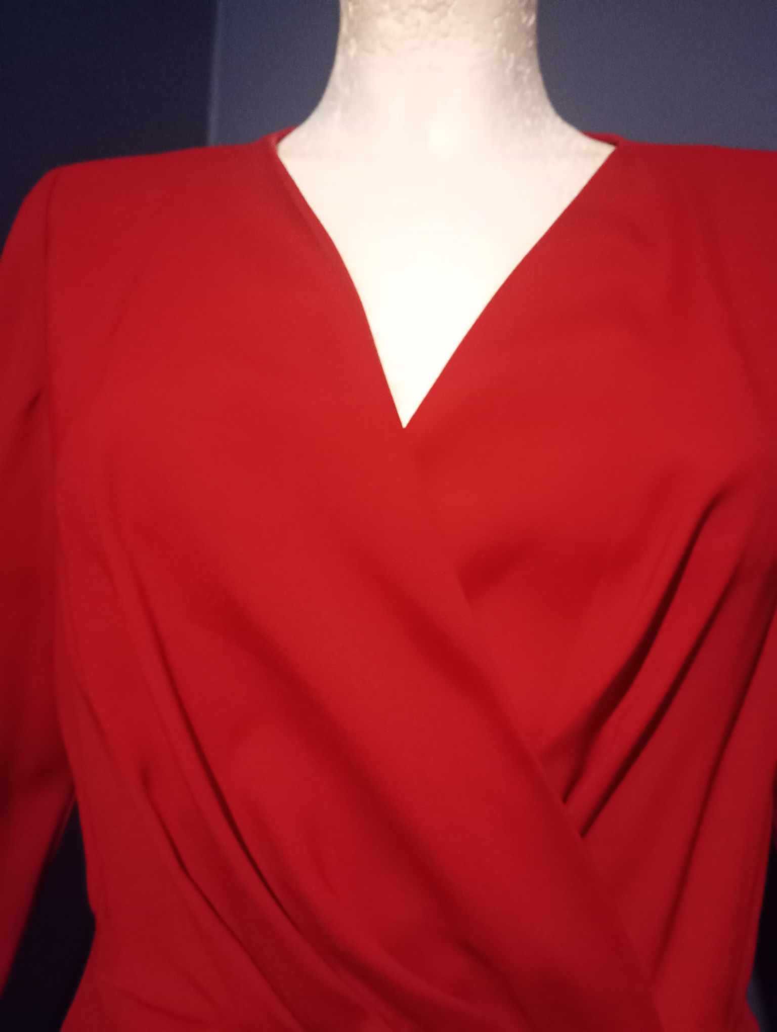 Czerwona sukienka koktajlowa MOHITO