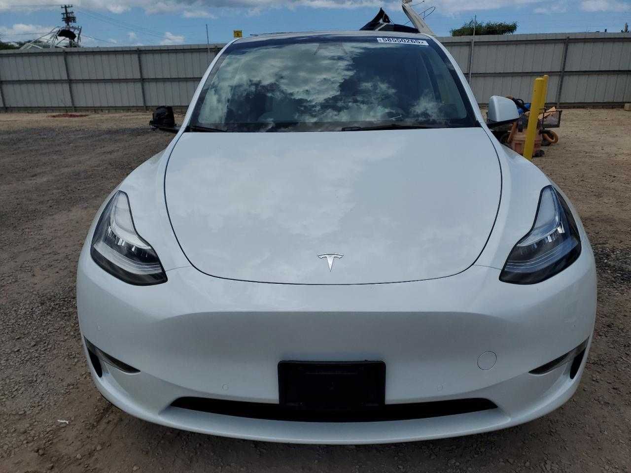 Tesla Model Y (2022)