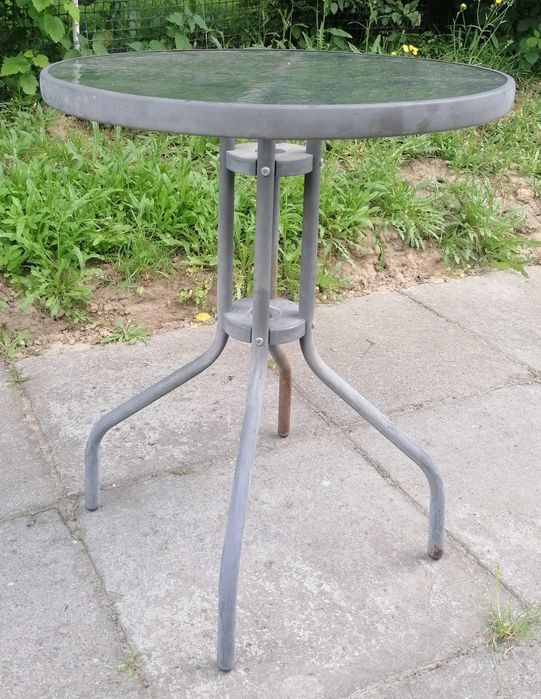Stolik ogrodowy okrągły o średnicy 60cm,wysokość 70cm.