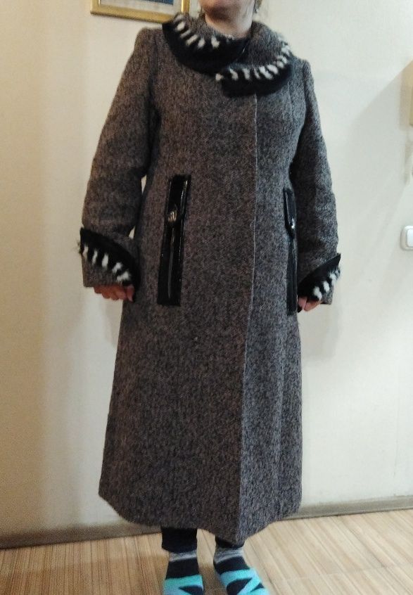 Демисезонное шерстяное пальто