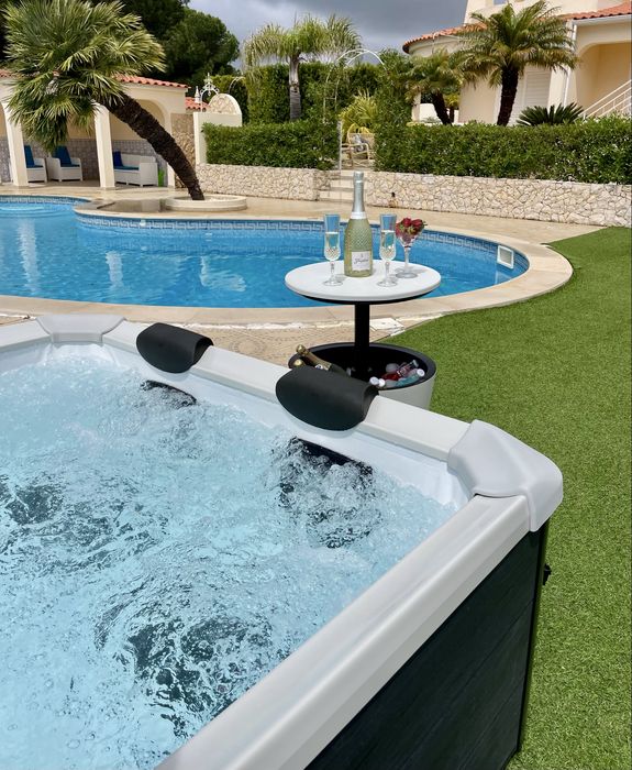 Jacuzzi/ Hot Tub  - Novos