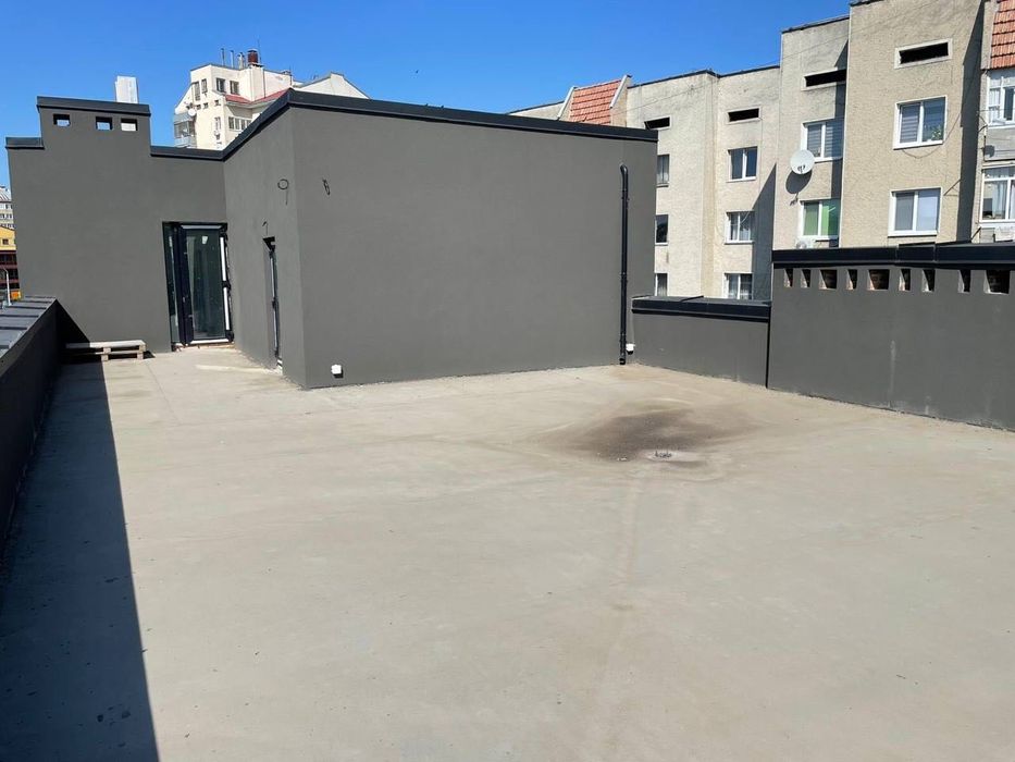 Здається в оренду офісне приміщення 30 м2 з терасою 100 м2 біля озера