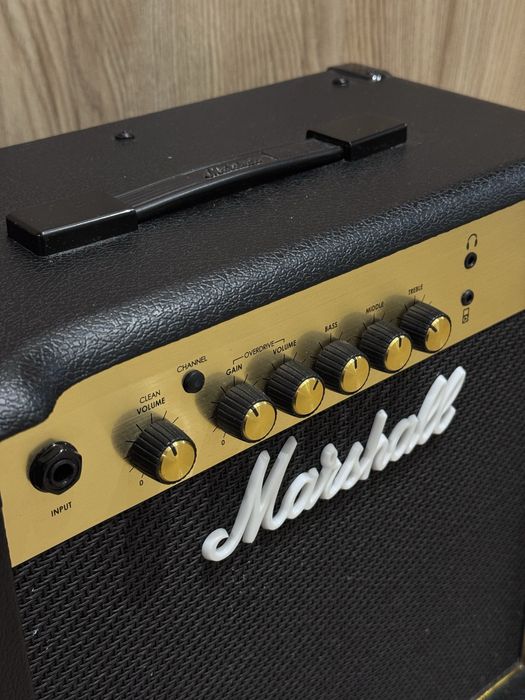Zestaw Yamaha Pacifica 112J + wzmacniacz Marshall MG15