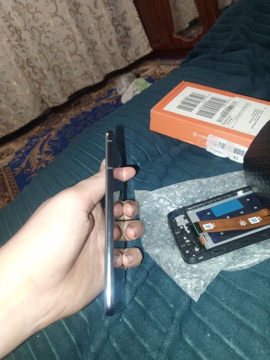 Продам дисплей на samsung s21