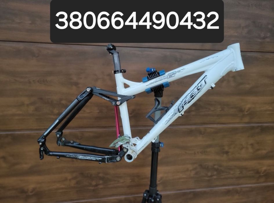 Двохпідвісна рама Felt 26