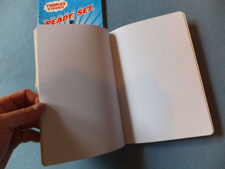 Zestaw trzech zeszytów THOMAS & FRIENDS A5/16K miękka okładka kratka
