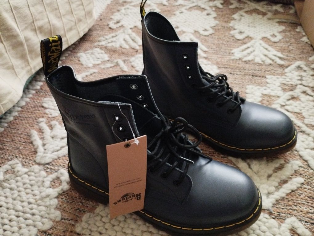 Botas Dr. Martens novas com etiqueta ainda