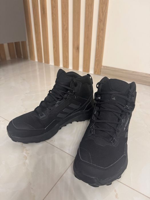 Чоловіче взуття Adidas