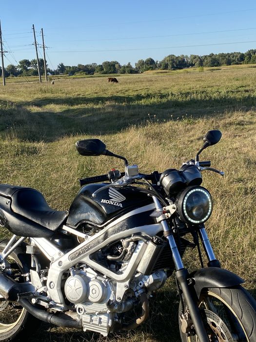 Продам Honda vt250 spada