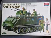 Academy 1389 - M113A1 A.P.C. Vietnam (1:35)
