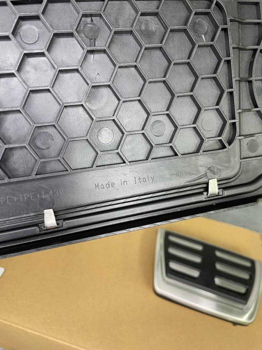 Накладки на педалі Audi Q7 4M 2016-2024 / Q8 2018+ / RSQ 7