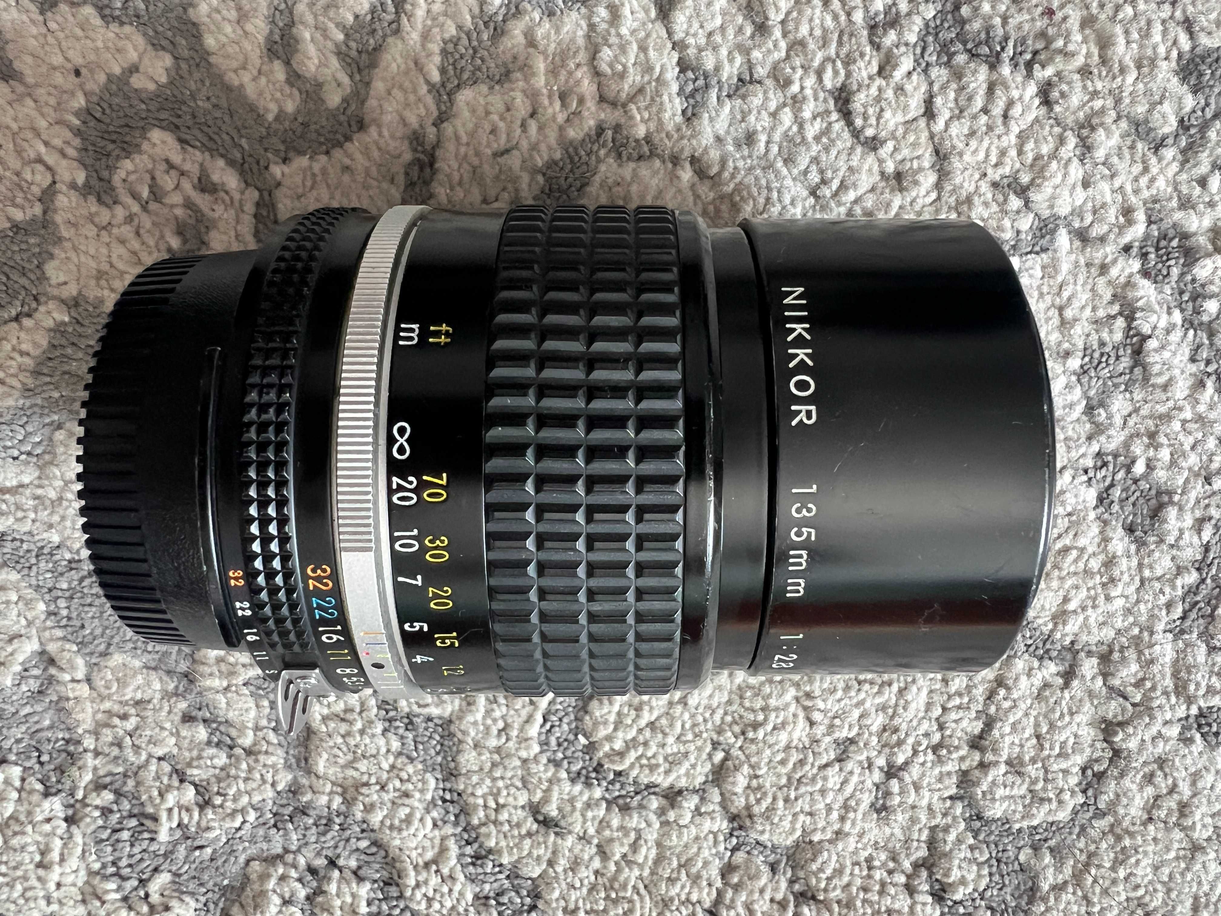 Nikkor 135mm f/2.8 AI-S – Tele-objectiva Manual para Nikon (FX e DX)