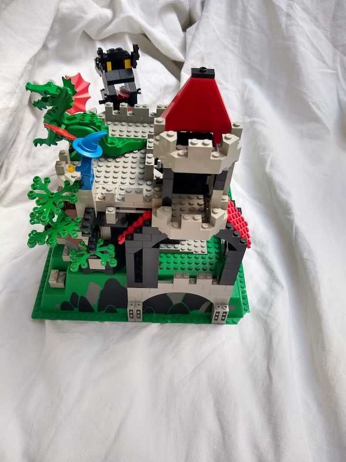 +50 zdjęć - Przebudowany Zamek Smoka 6082 LEGO Castle Forteca Rycerze