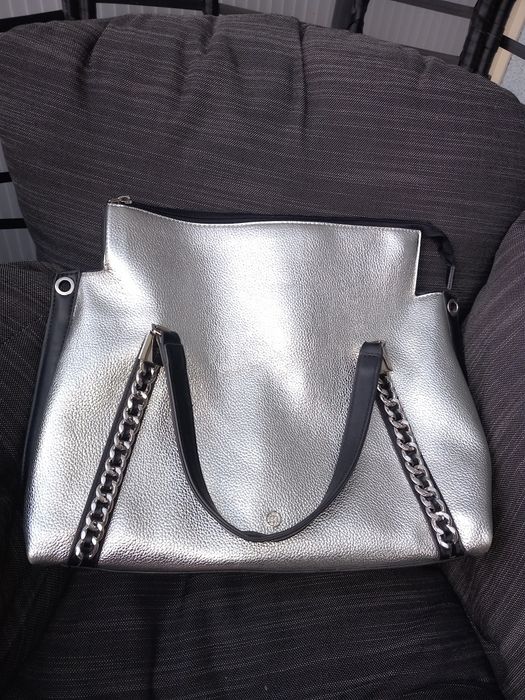 Używana torebka do ręki Monnari