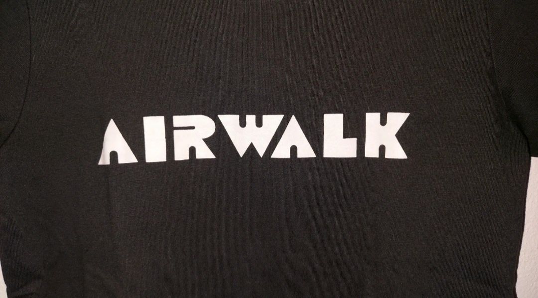 T-shirt Air Walk como nova 6-8 anos