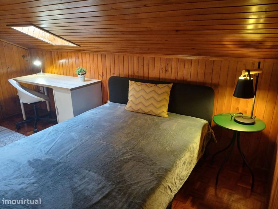 746422 - Quarto com cama de casal em...