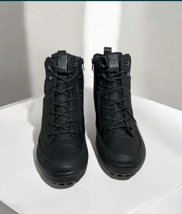 Ессо теплі ботинки 40 р.