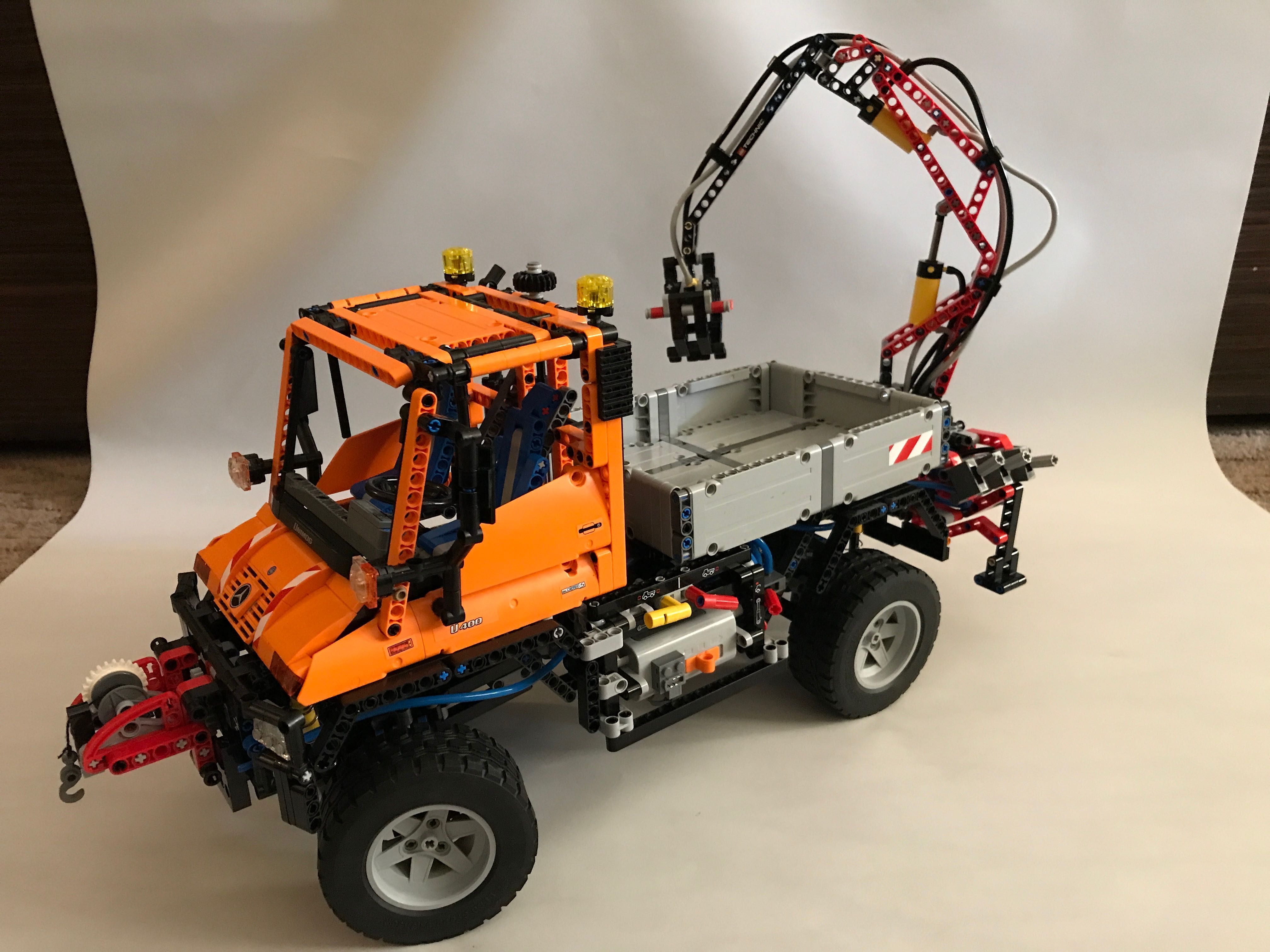 Lego Technic 8110 Mercedes-Benz Unimog U 400