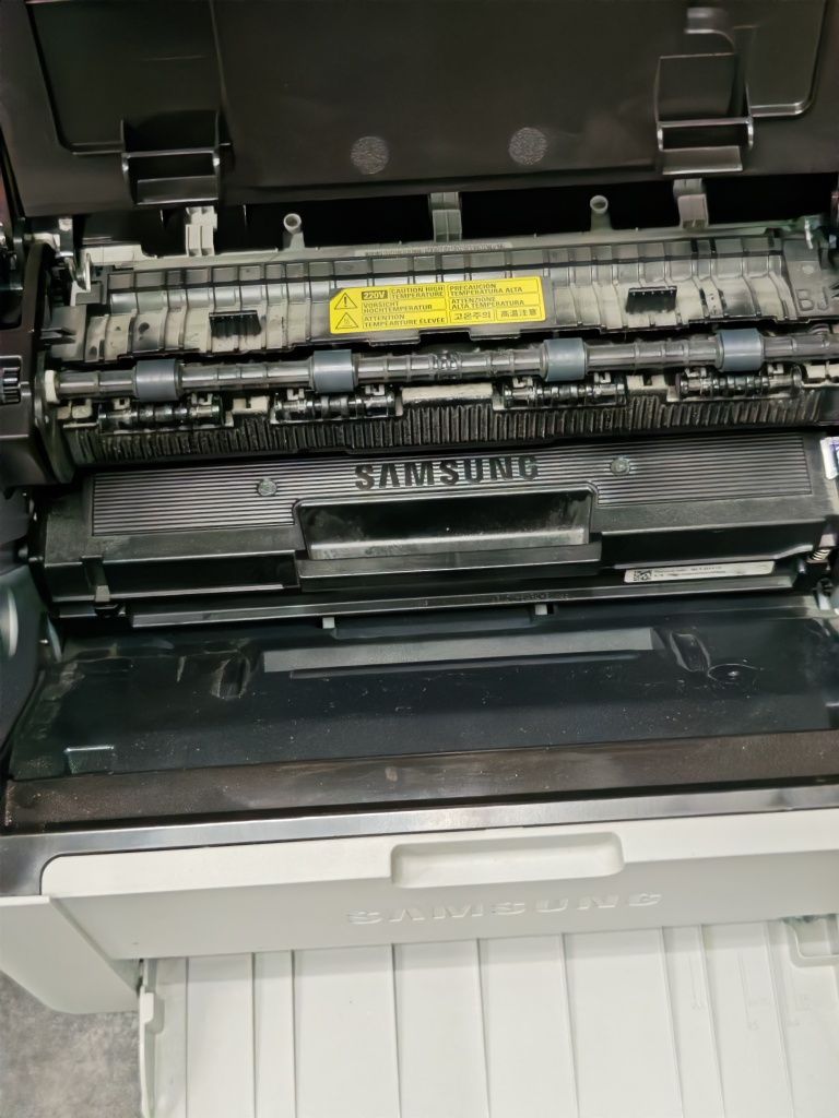 Продам принтер Samsung M2020
