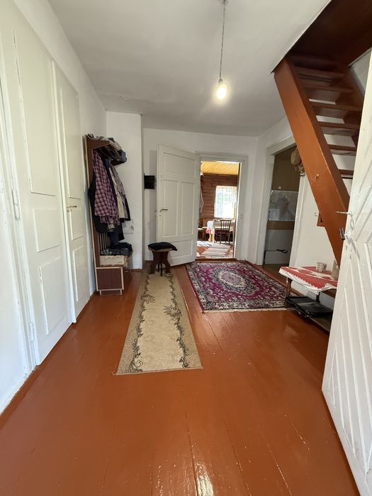 Продаж будинок з доглянутою територією