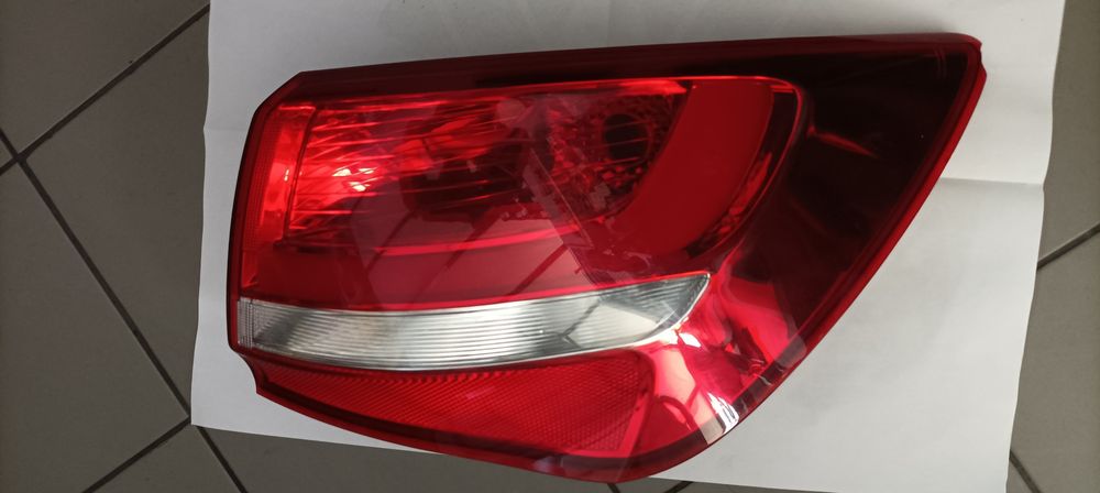 vendo farolim de traz drt kia ceed sw 2016